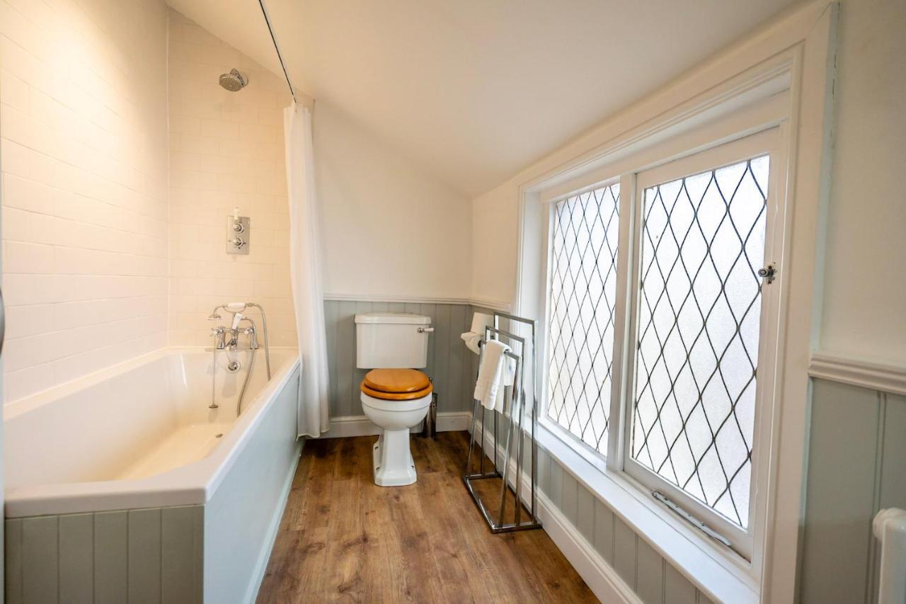 6 Monkbar Court Apartment