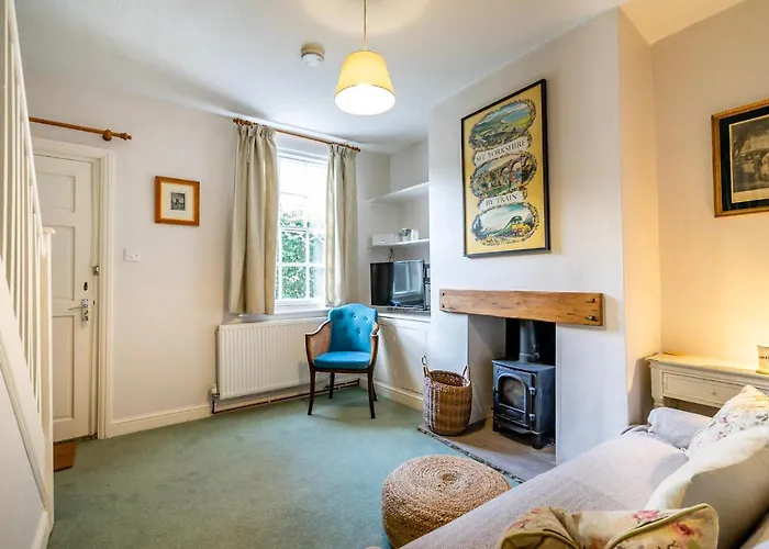 6 Monkbar Court